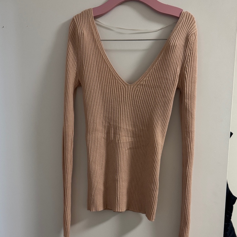 H&M Women's V-Neck Sweater in Beige